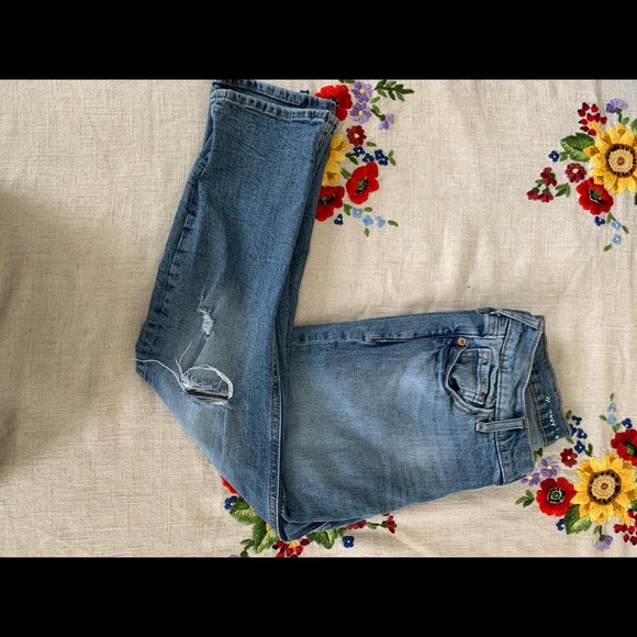 I’m selling these old navy pants - Picture 2 of 4